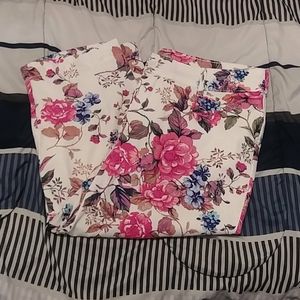 St John Bay's Floral Capri Pants